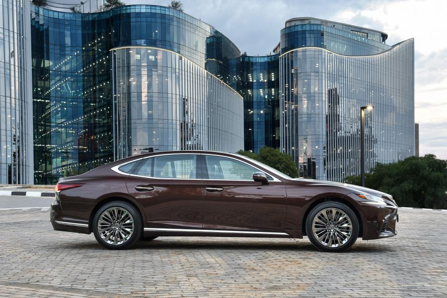  Lexus LS500 2018 года  (ZA) (фото 13 из 46)